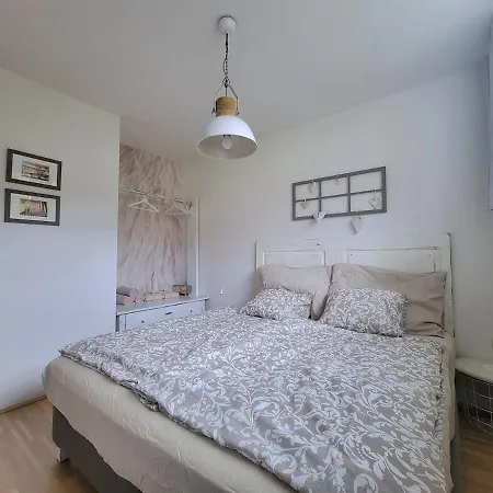 Grimminglounge Apartman *